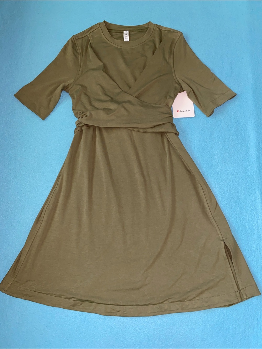 LULULEMON ATHLETICA dress olive green short sleeve faux wrap top midi NEW size 2 - Picture 3 of 12
